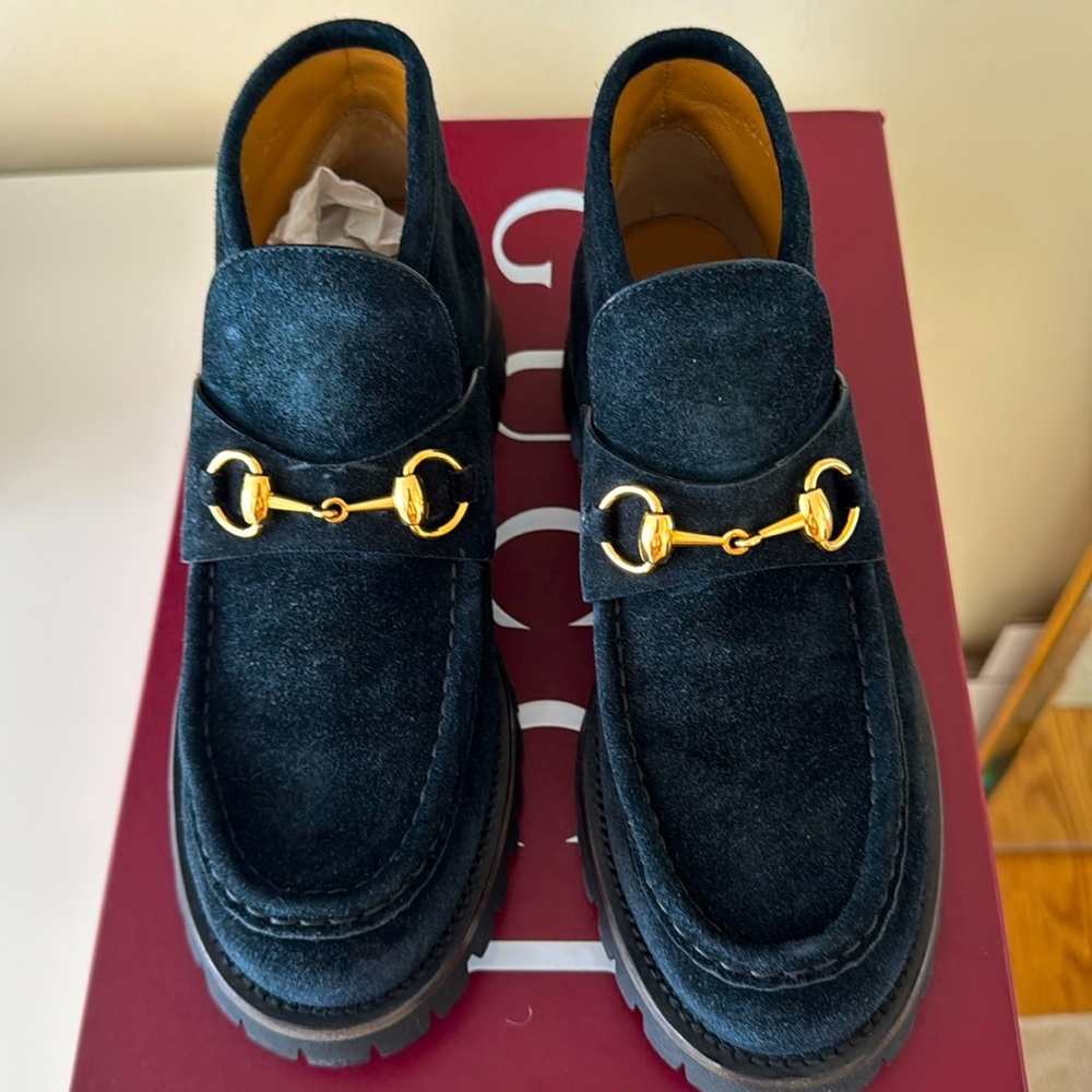 Womens Gucci black suede loafer ankle bootie size 38 with gold gucci bit